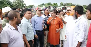 গড়াই নদে সেতু নির্মাণের সম্ভাব্য স্থান পরিদর্শনে এলজিইডির প্রকল্প পরিচালক